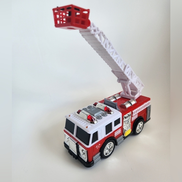 Toy Vehicle Set-School Bus, Fire Truck and Garbage Truck with Lights and Sirens - Picture 5 of 10